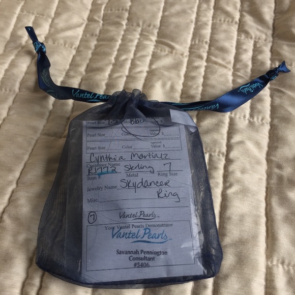 Skydancer Ring - Size 7 - Vantel Pearls - Picture 7 of 12